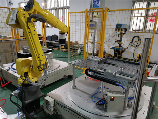 Robot for grinding and polishing application