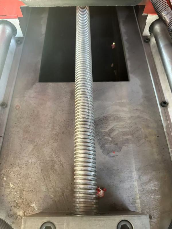 A flat bridge punching machine