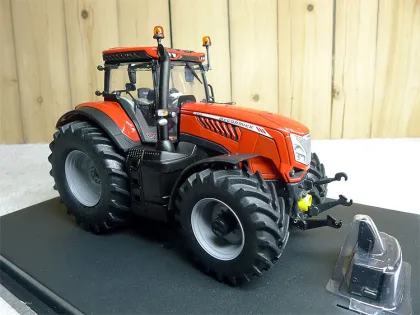 UH 1:32 4982 McCormick x8 680 Red Tractor Alloy Metal Diecast Cars Model Toy Vehicles For Children Boy Toys