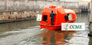 Marine life boat Free fall and totally enclosed type life boat