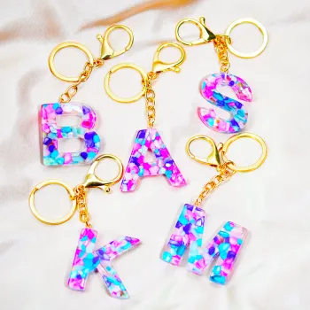 Wholesale Resin Alphabet Keychains: Personalized Ladies Bag Accessories for Women