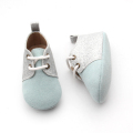 Zapatos para recién nacidos unisex de cuero suave con purpurina para bebés y niños pequeños