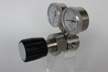 Low Pressure Regulator for Oxygen and Nitrogen in Chemical Labs