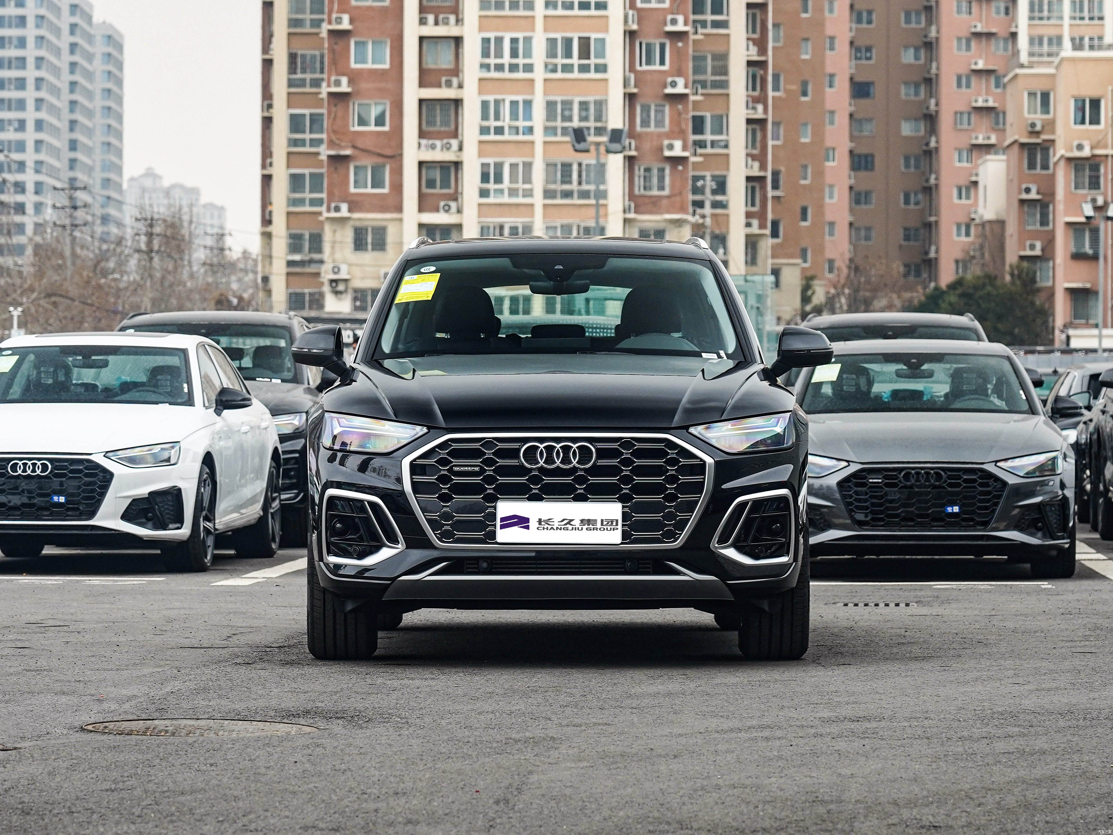 奥迪Q5L Laxury汽油SUV
