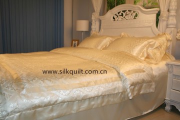 OKEO-TEX100 Certificate 100% charmeuse silk cover filled hand pulled silk brown quilt