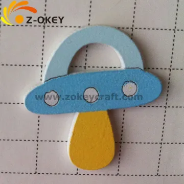 2015 new Yiwu baby nipple-shape wood fridge magnet