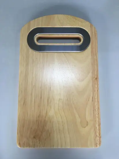 wood cutting board with centered handle