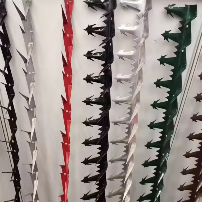 Powder coated wall spike in black – colour‑matched anti‑climb barrier for walls and fences