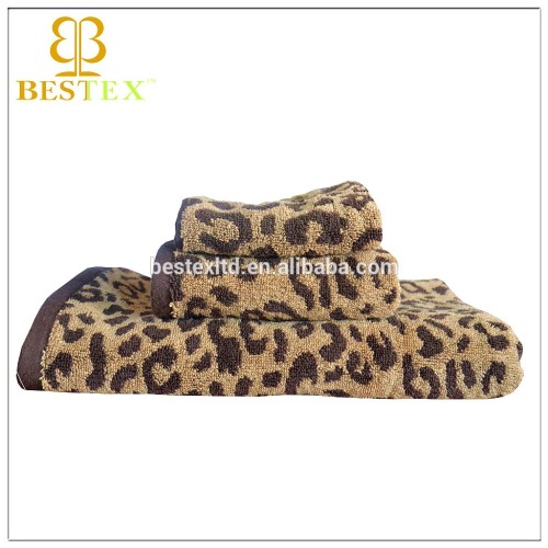 wholesale High quality 100% cotton terry leopard jacquard sexy bath towel beach towel set