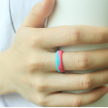 แหวนแต่งงานของผู้หญิง Duotone ที่กำหนดเอง