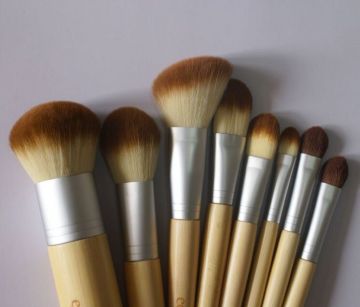 High quality popular bamboo makeup brush set,available in various color,Oem orders are welcome