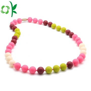 Collier en silicone avec perles à mâcher pour bébé