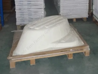 GreenGoods Shaped Waltmal Fibreglass Triangle Acrylic Bathtub