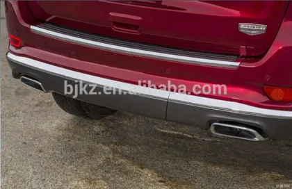 Grand Cherokee 2014 Overland Summit Surrounded