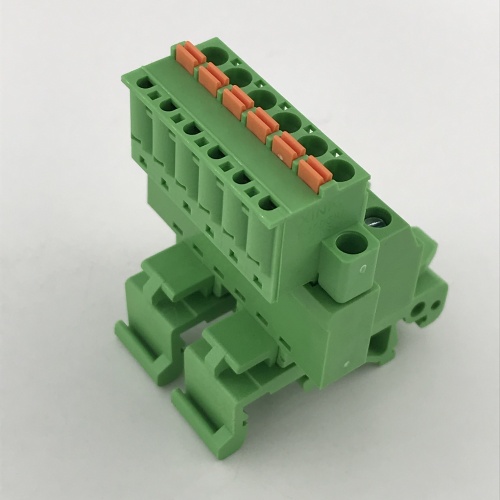 Pluggable wire to wire Din rail terminal block