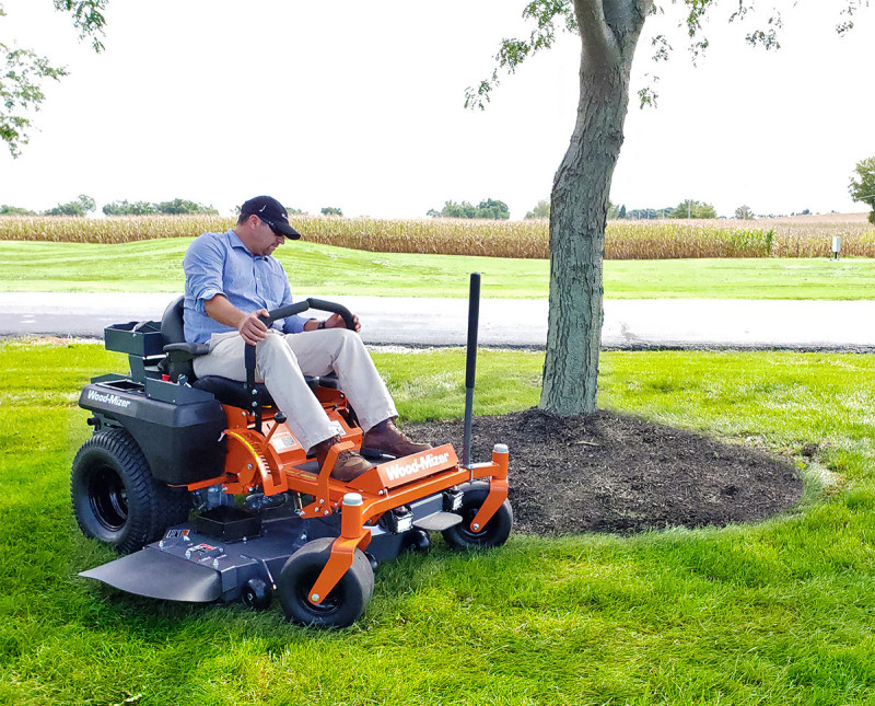 blade spindle in lawn mower