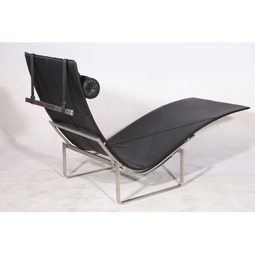 Réplique de chaise longue Poul Kjaerholm PK24 en cuir