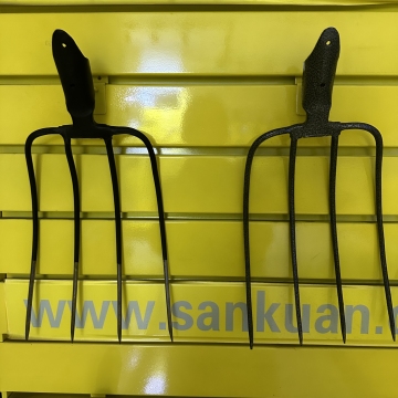 เหล็กกล้า Forged Pitch Fork สำหรับการทำฟาร์ม - 4 Prong Roll Forging