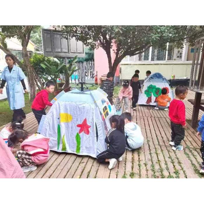 Konên otomatîk ên derveyî zarokan kon lîstin