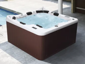 Outdoor spa bathtub