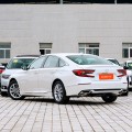 Honda Accord 5-местный трехместный автомобиль среднего размера