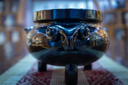 Black glaze Sanyangkaitai tripod stove