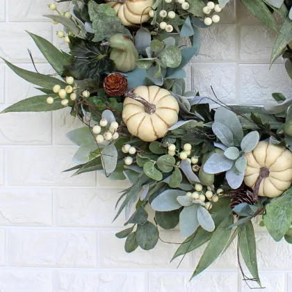 Wholesale Autumn Fall Decor: White Pumpkin Wreaths for Outdoor Home Decoration