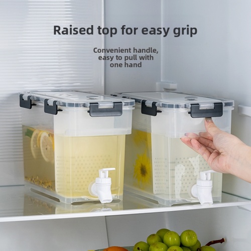 注ぎ口付き大容量冷水容器