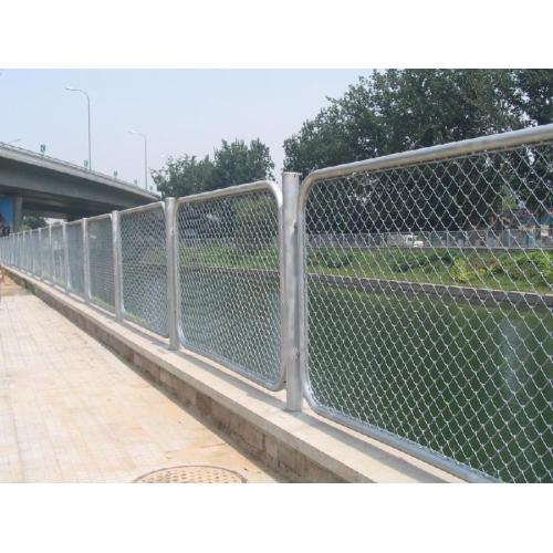 chain link fence for dogs