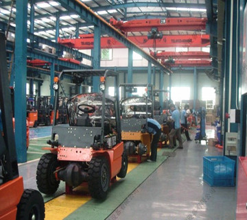 Semi Automatic Forklift Assembly Production Line Manufacturer