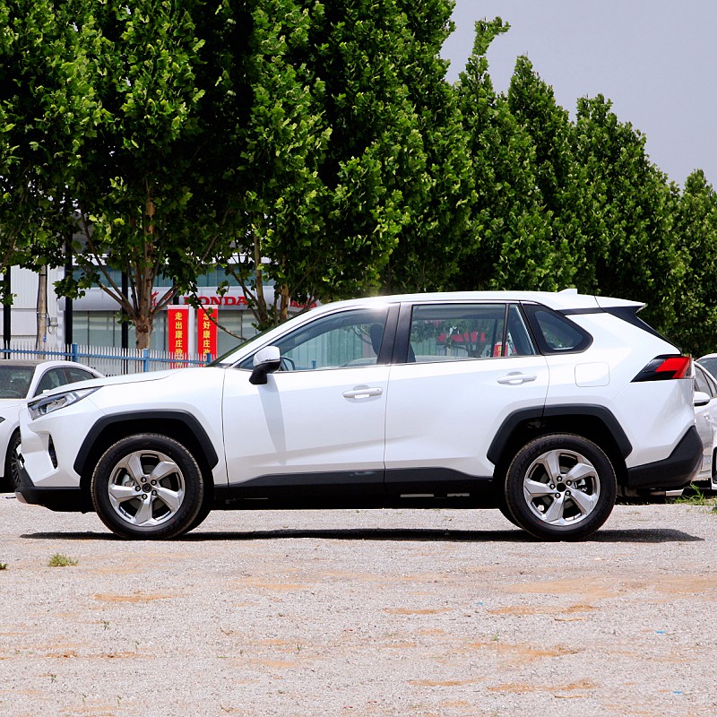 Compact gasoline vehicle Toyota Rav4