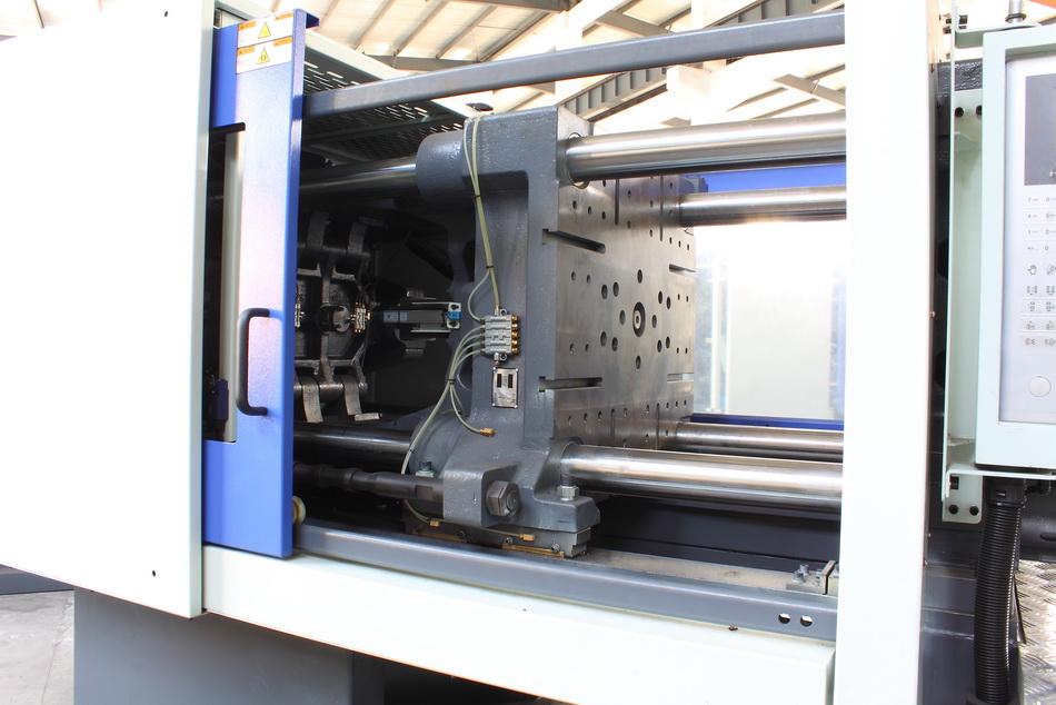 Servo Injection Molding Machine Price