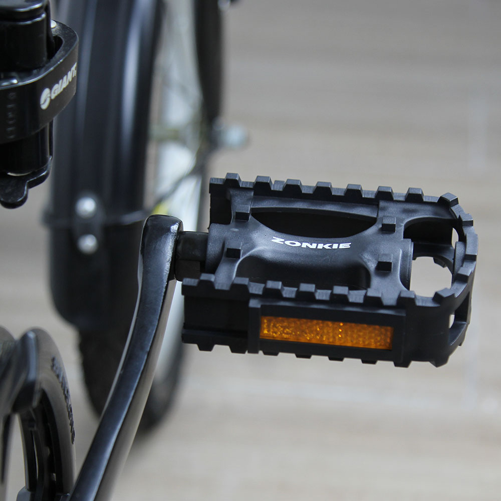 bike pedals with toe clips and straps