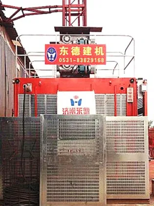 Construction hoist/lifter/elevator