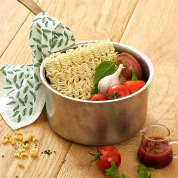 Tumbler Korean spaghetti with olive oil