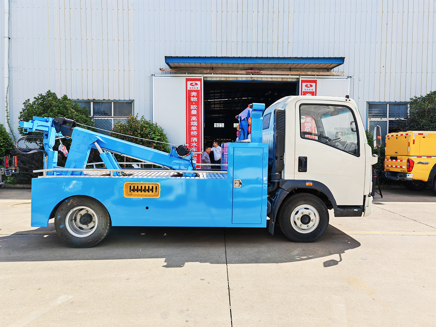 All-in-one road tow truck for traffice clearance