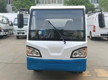 Green road electric four-wheel sprinkler