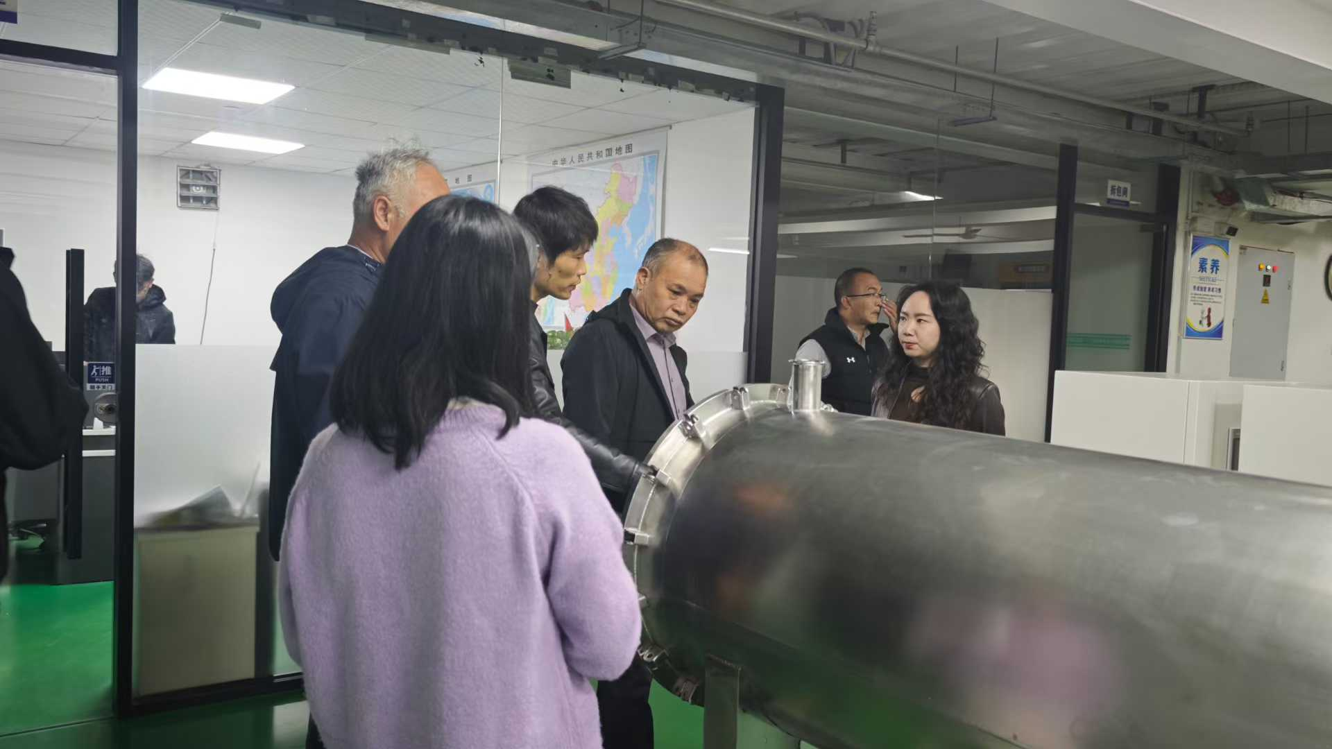 Feili Stabilimento per il trattamento con macchinari ad ozono delle acque reflue degli allevamenti zootecnici Feili Factory for ozone machine treatment of livestock breeding wastewater