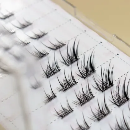 No Glue Needed Press-on Lashes: Pre-Bond Technology