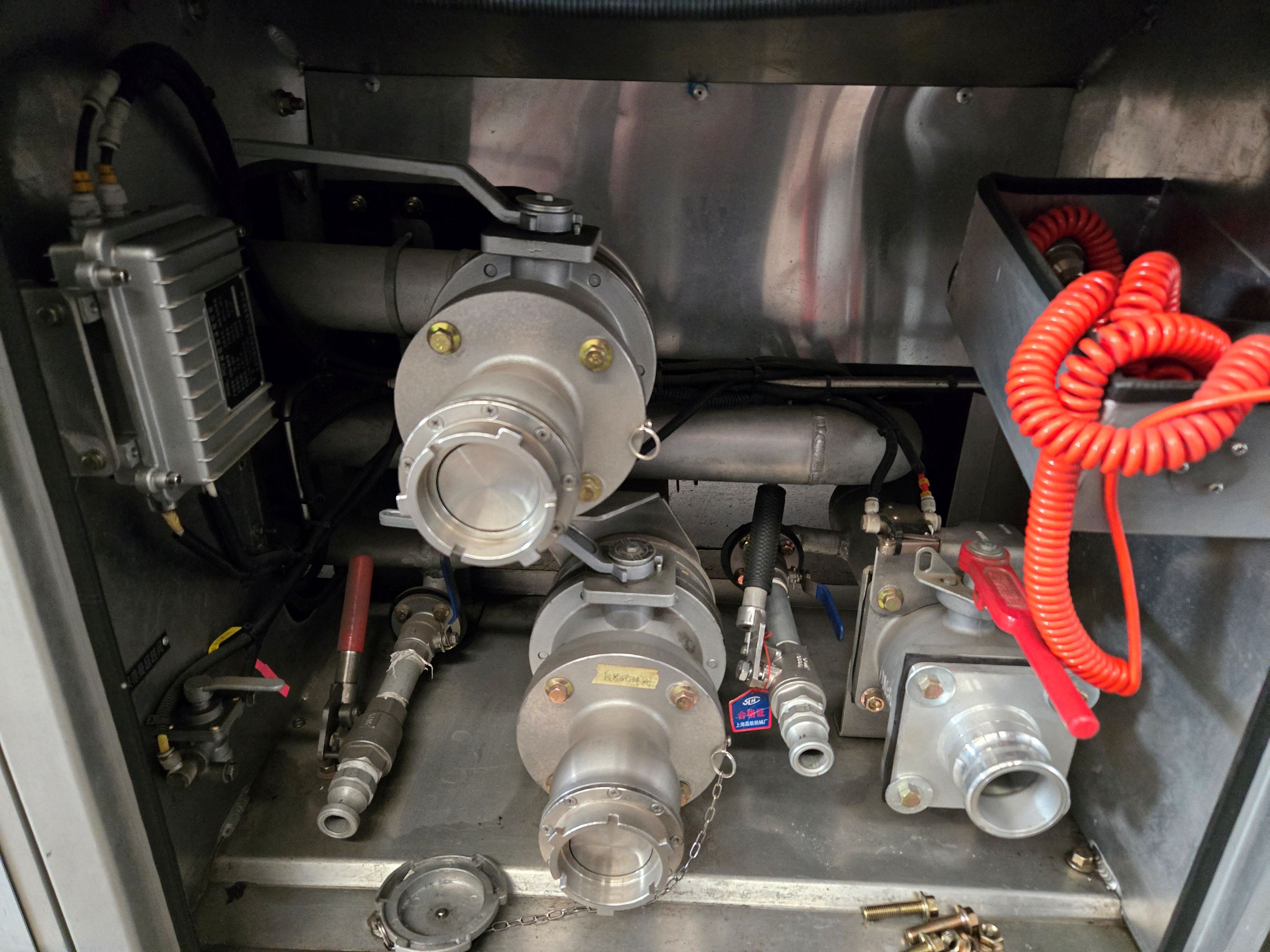 Robust Fuel Tank Truck Designed for Extended Trips