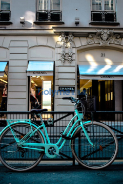 Incollando la vernice in polvere per biciclette in metallo