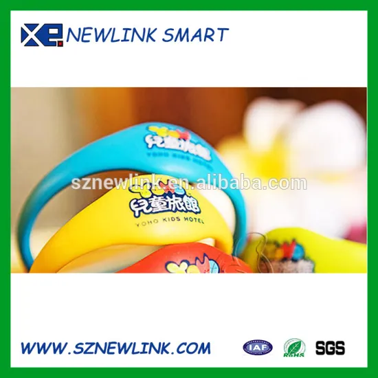 MDW68 multifunctional LF HF UHF chip active rfid wristband/ rfid bracelet