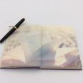 Cuaderno de diario de papel con gráfico lindo