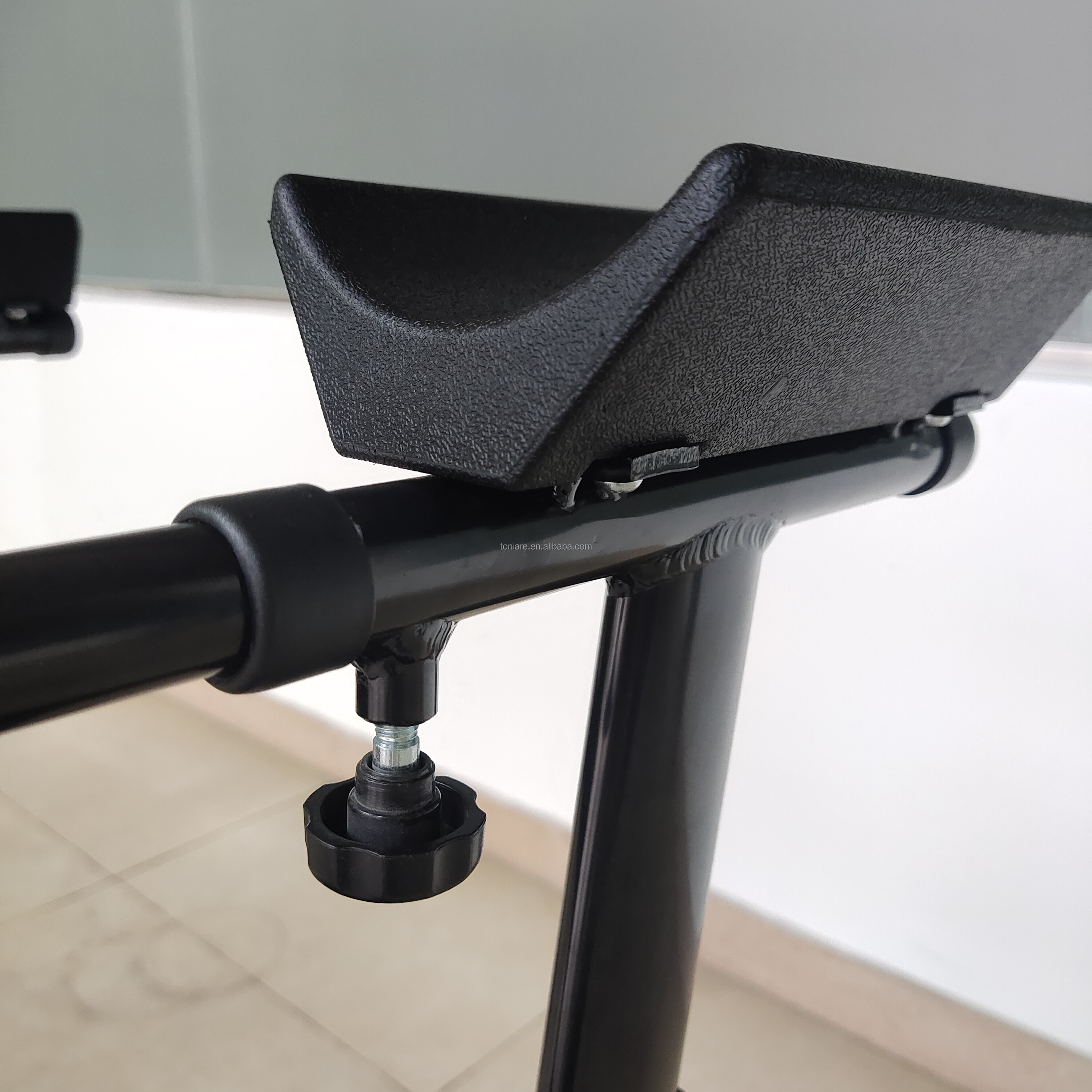 Stojący Rollator w stylu euro stand w górę przedramienia z stabilną aluminiową ramą dla seniorów TRA02C