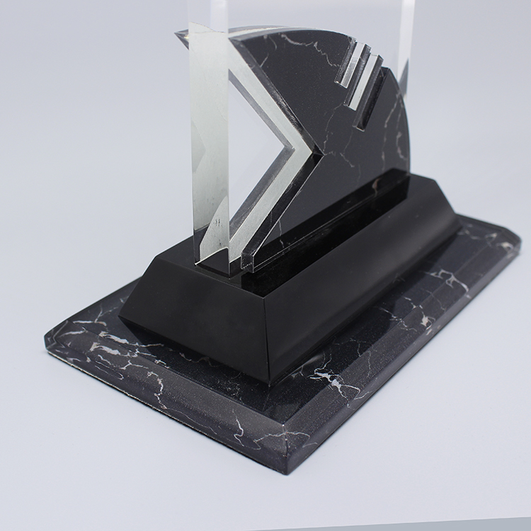  Crystal Awards Supplier