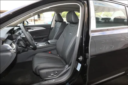 Brand New Hongqi H5 Hybrid Electric Vehicle: The Latest Executive Car Release