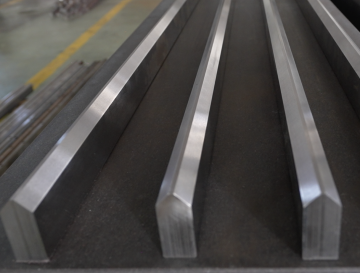 Custom Triangle Guide Rail