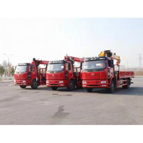 Grue montée sur le camion de boom faw