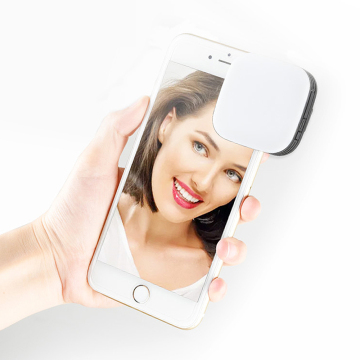 Illuminazione a LED GODOX M32 per la fotografia telefonica con batteria integrata e luminosità regolabile