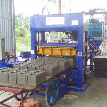 QT5-15 Semi-Automatic Concrete Block and Paver Machine